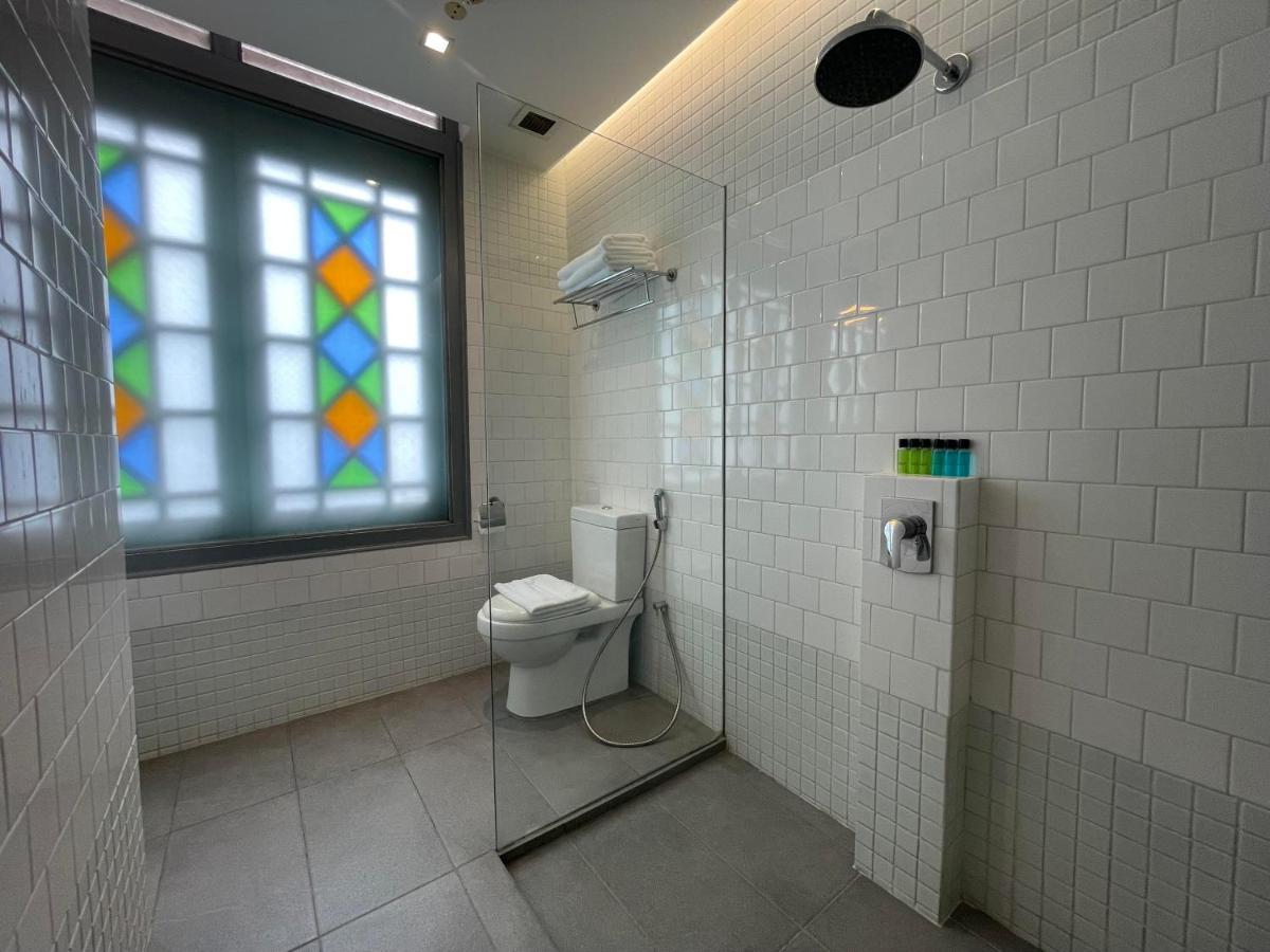 Отель The Assembly Place, A Co-Living At Mayo Сингапур Экстерьер фото